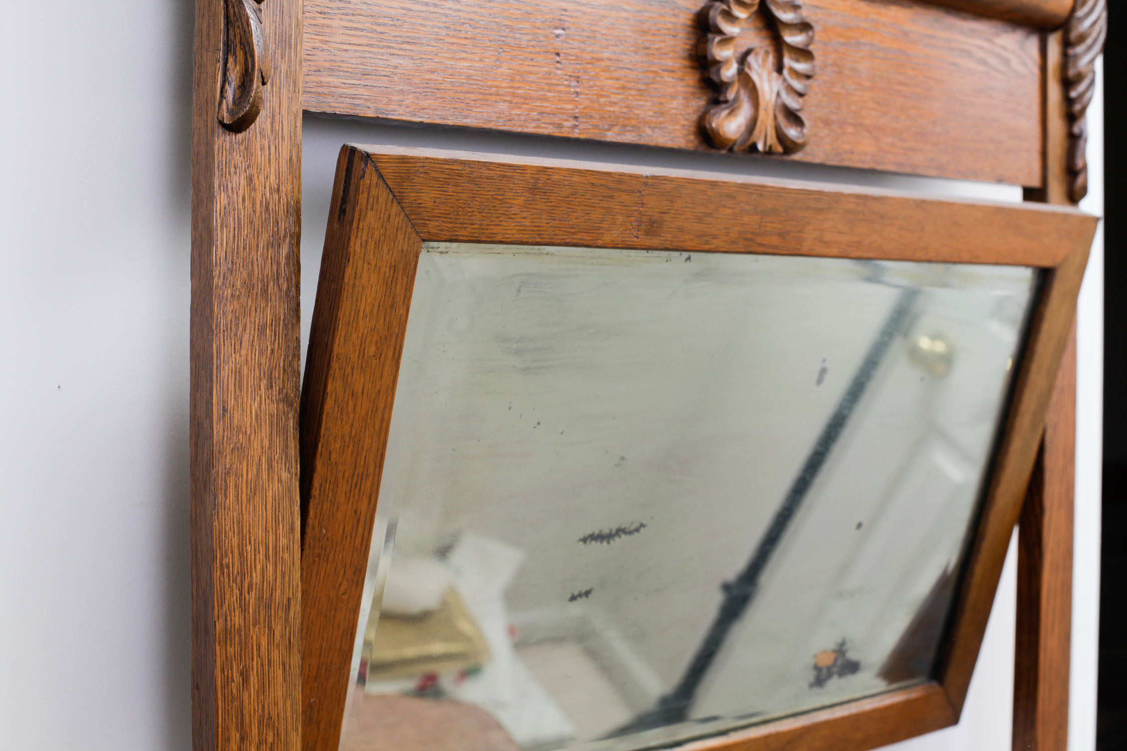 Antique Oak Wash Stand With Mirror