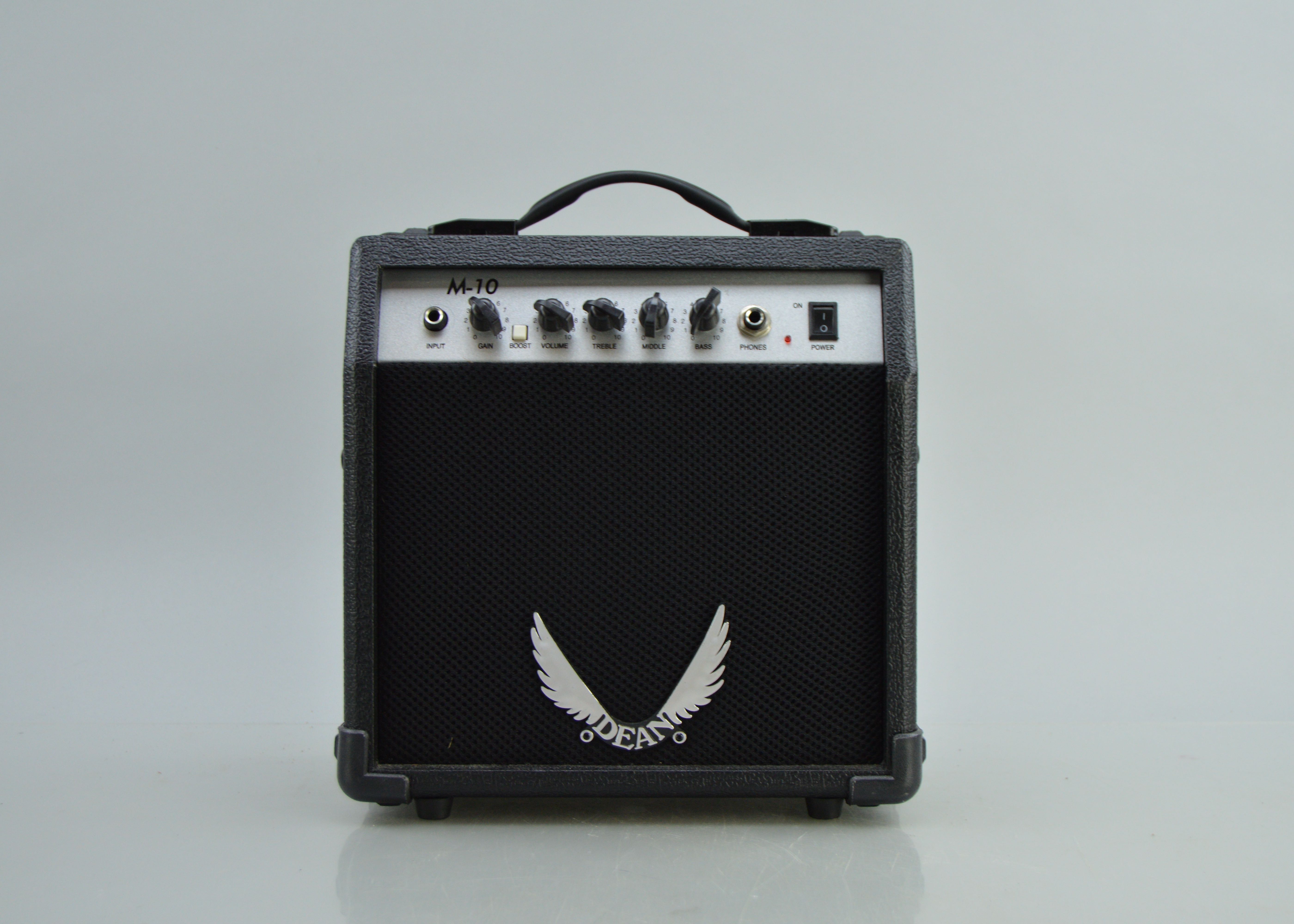 Dean M-10 Amplifier