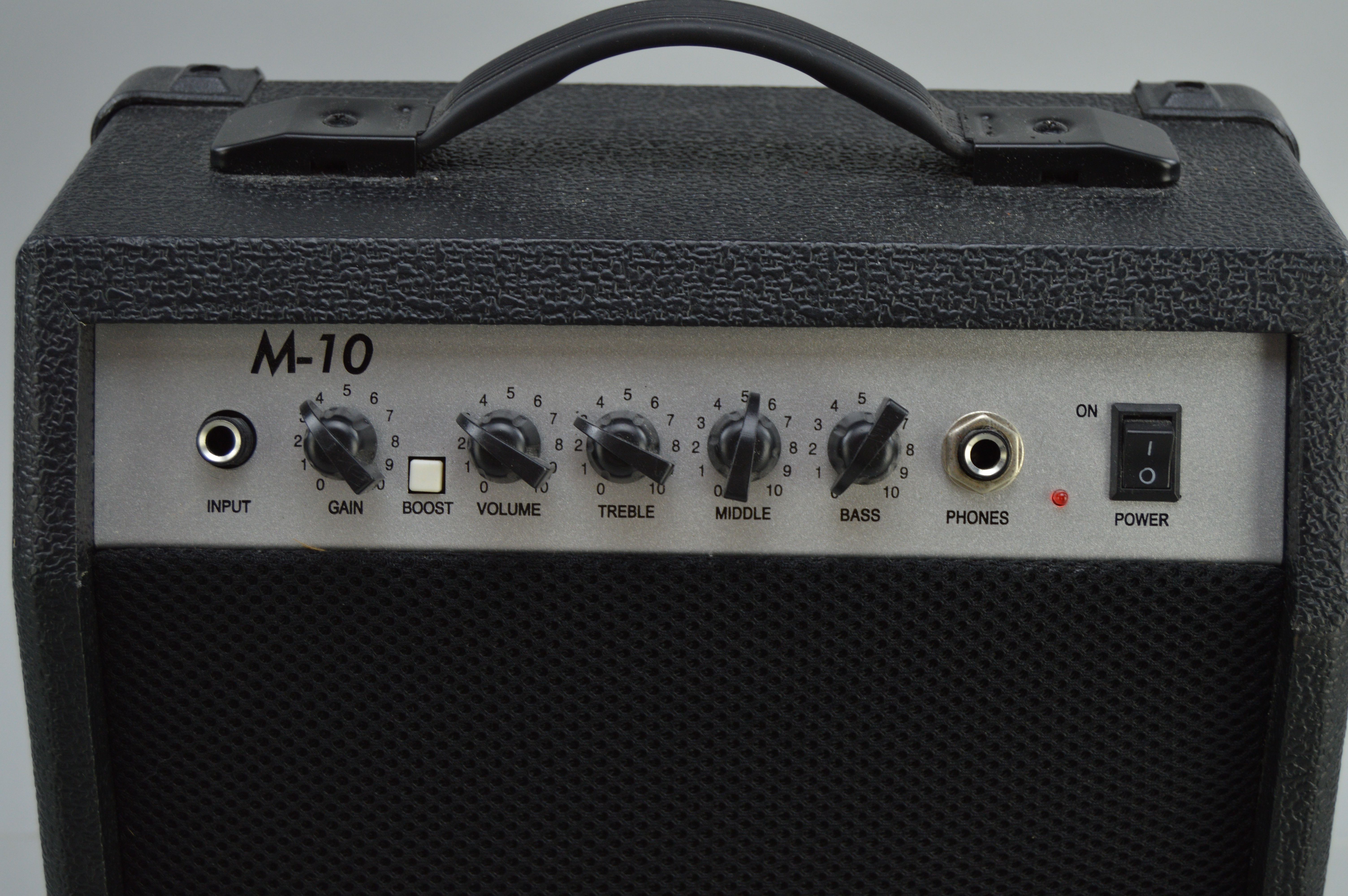 Dean M-10 Amplifier