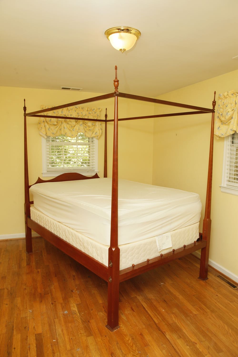 Full Size Cherry Pencil Post Bed