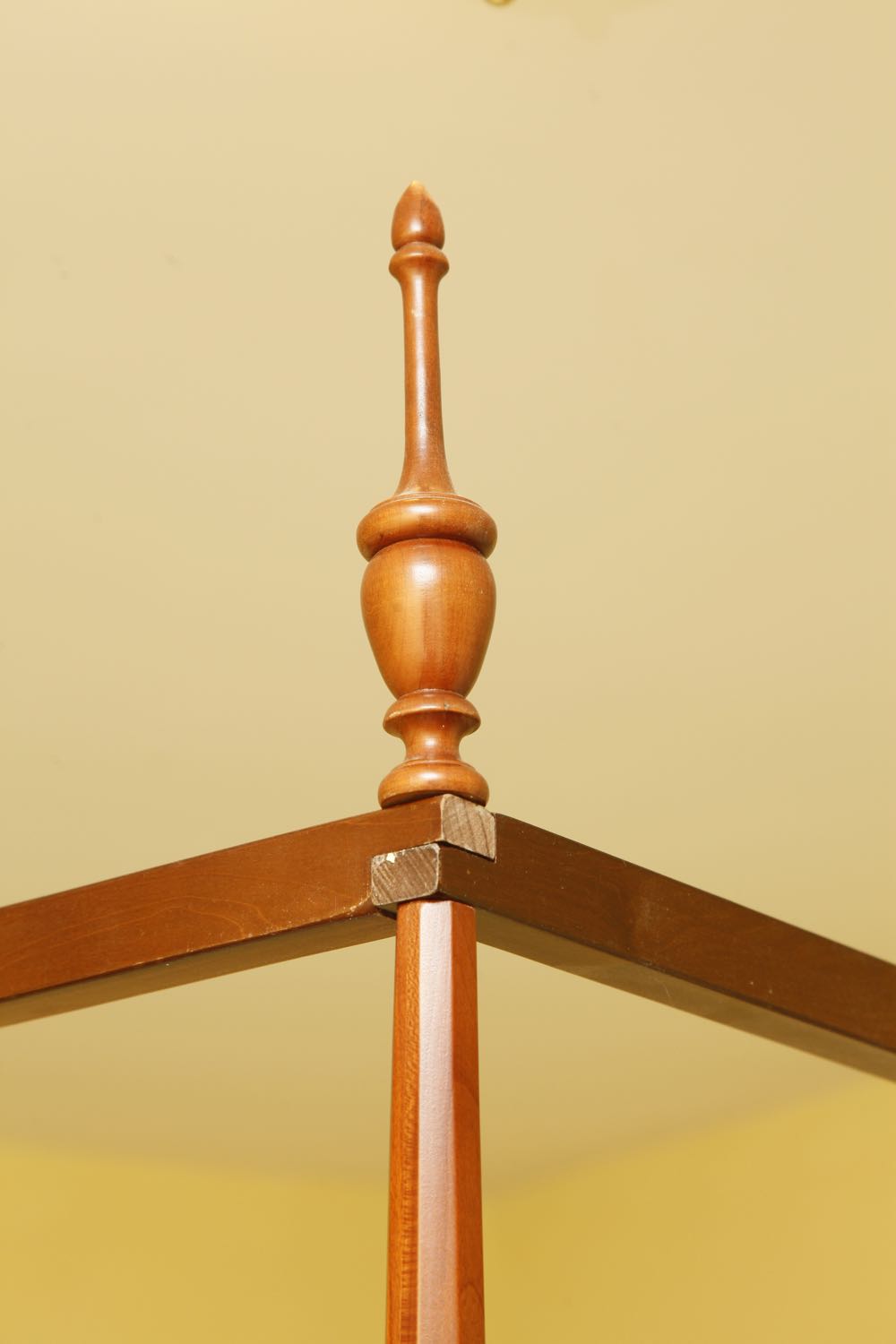 Full Size Cherry Pencil Post Bed