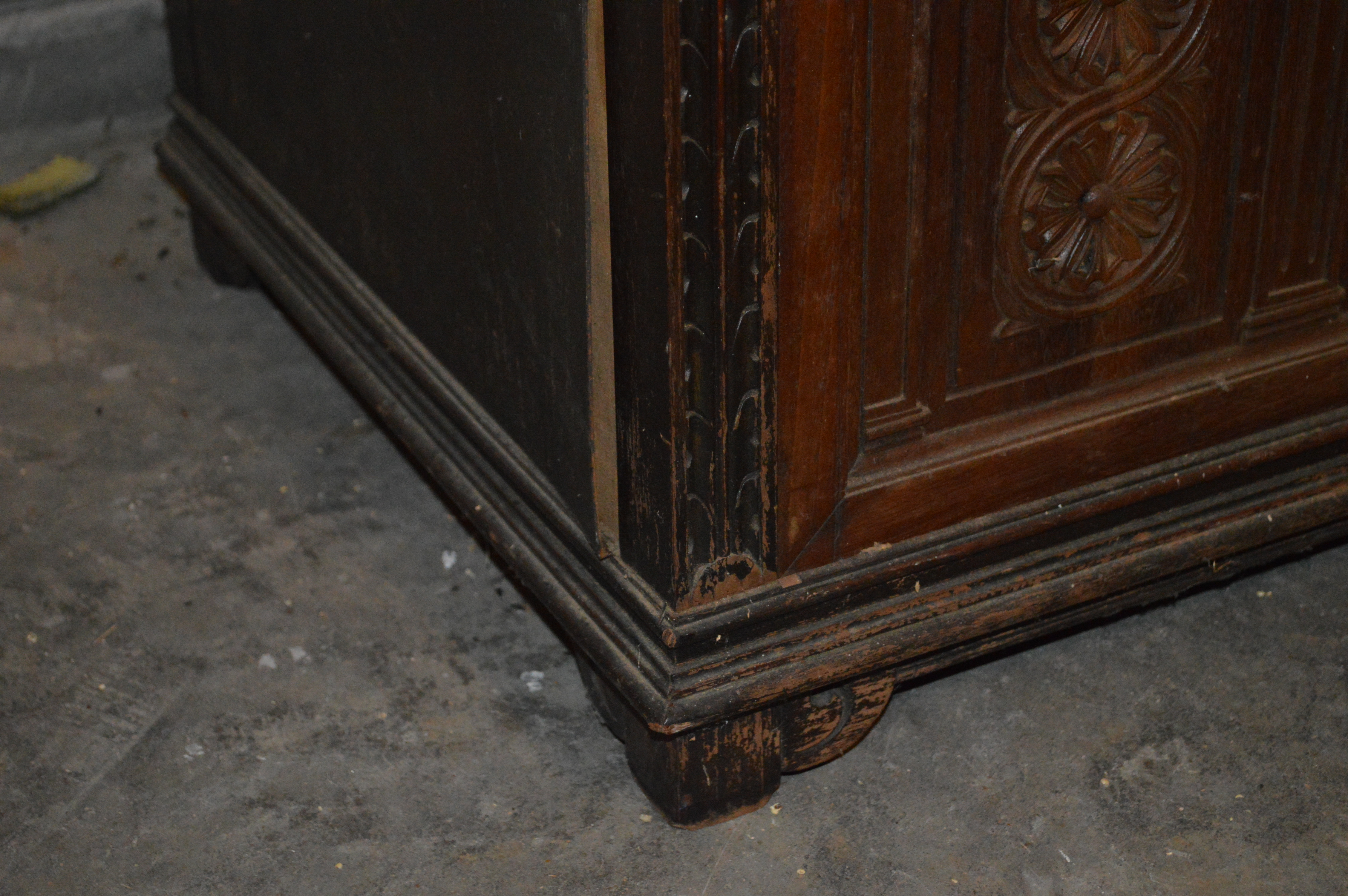 Antique Sonora Hand Crank Phonograph