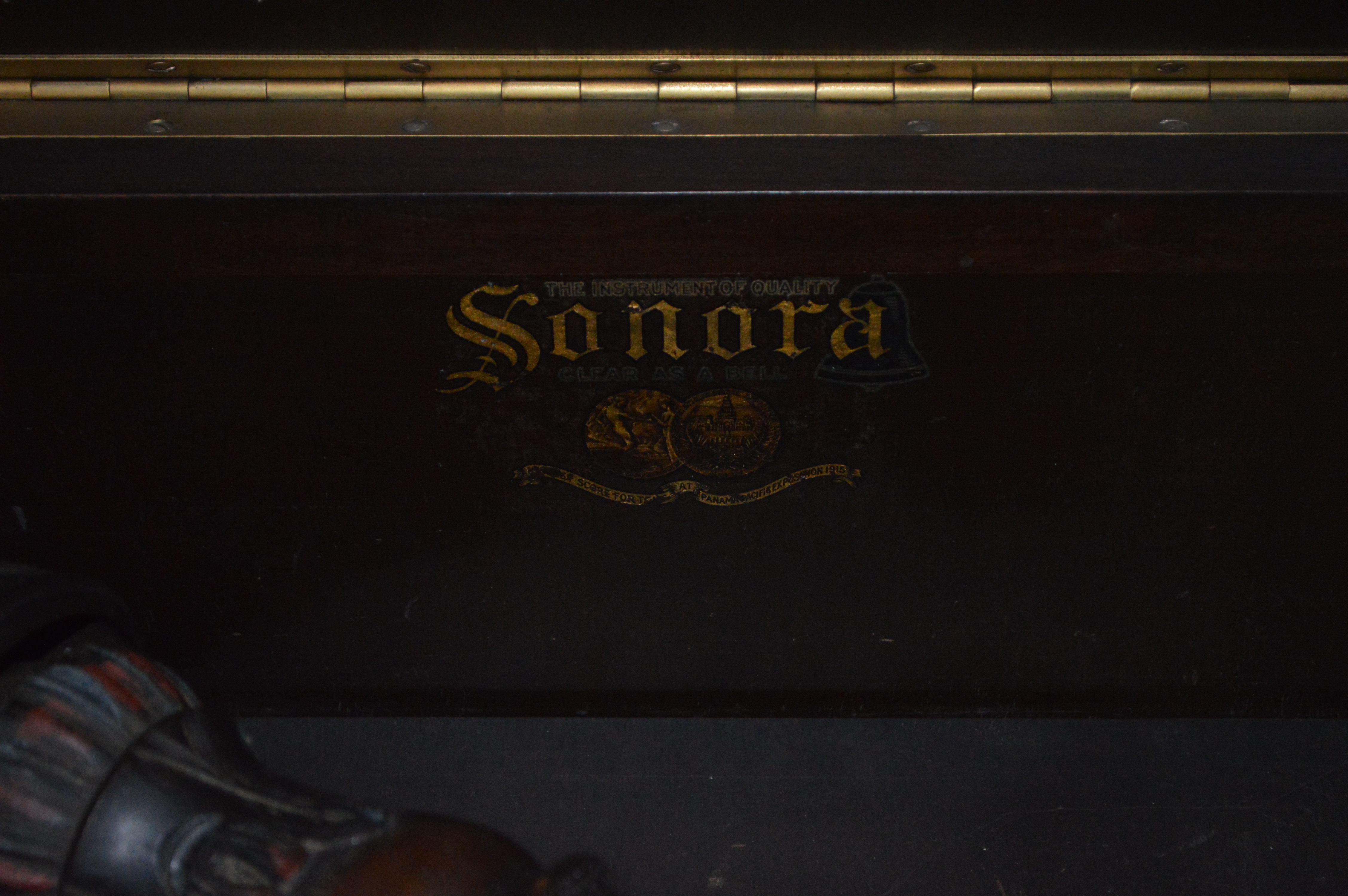 Antique Sonora Hand Crank Phonograph