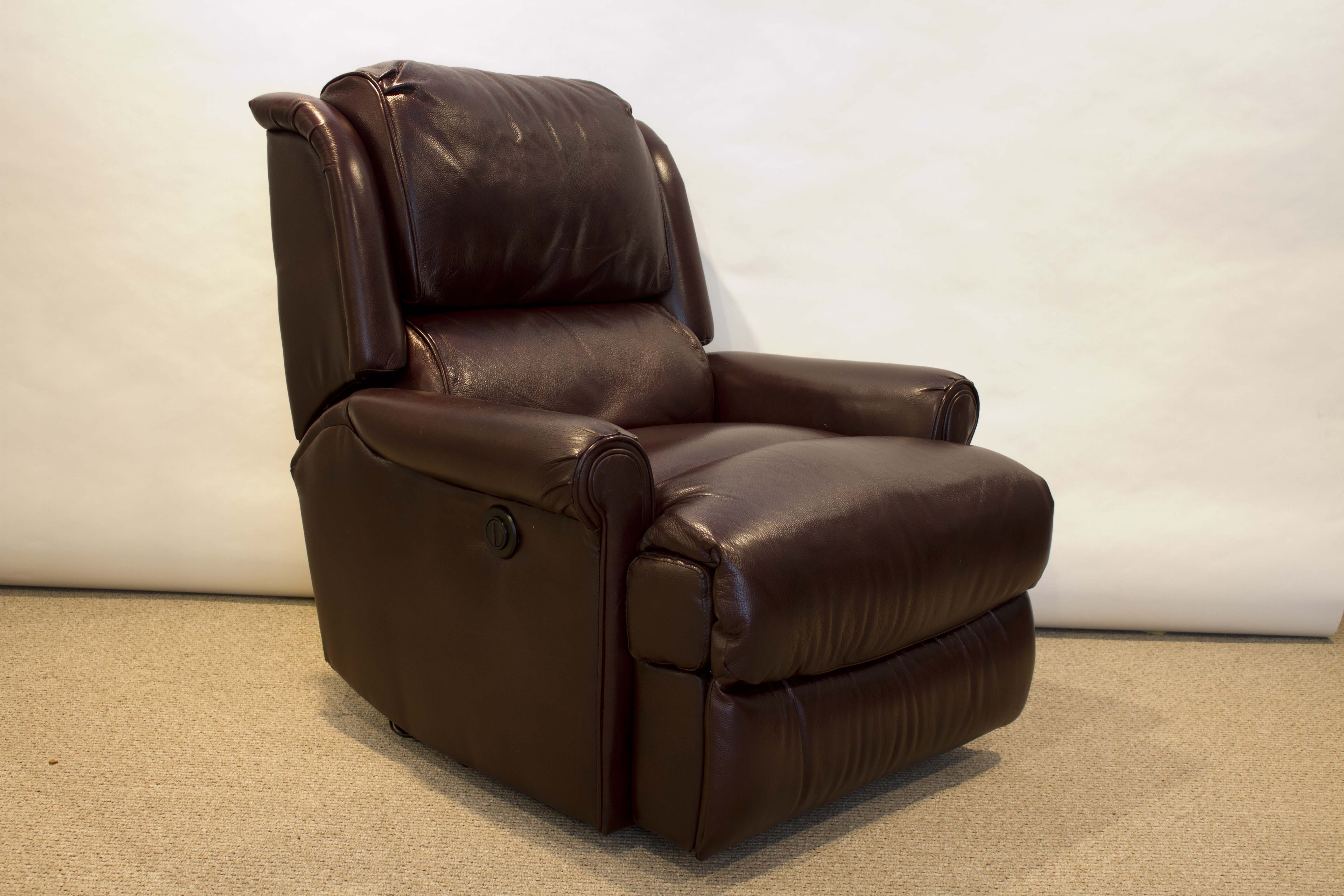 Manwah Furniture Company Electric Recliner