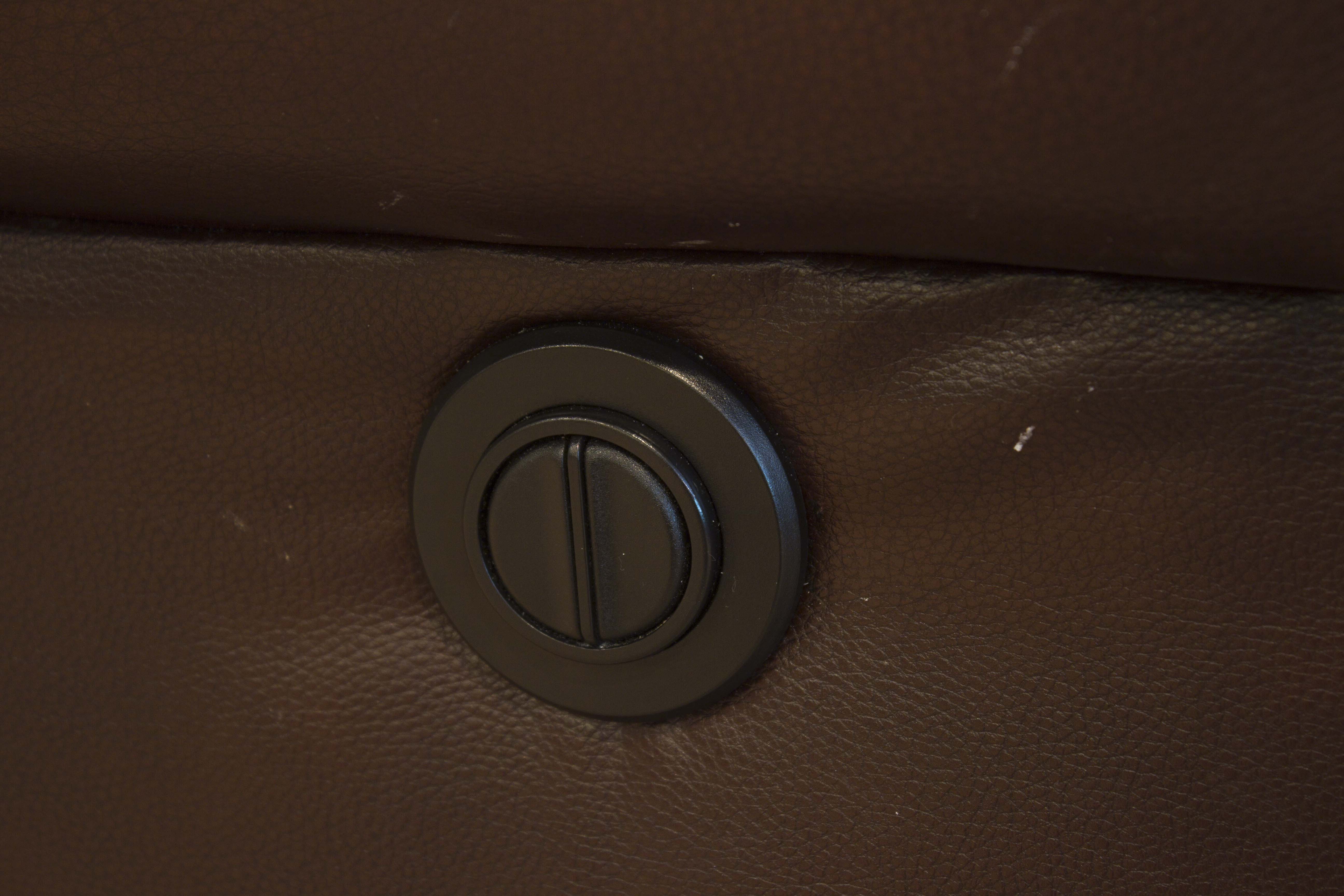 Manwah Furniture Company Electric Recliner