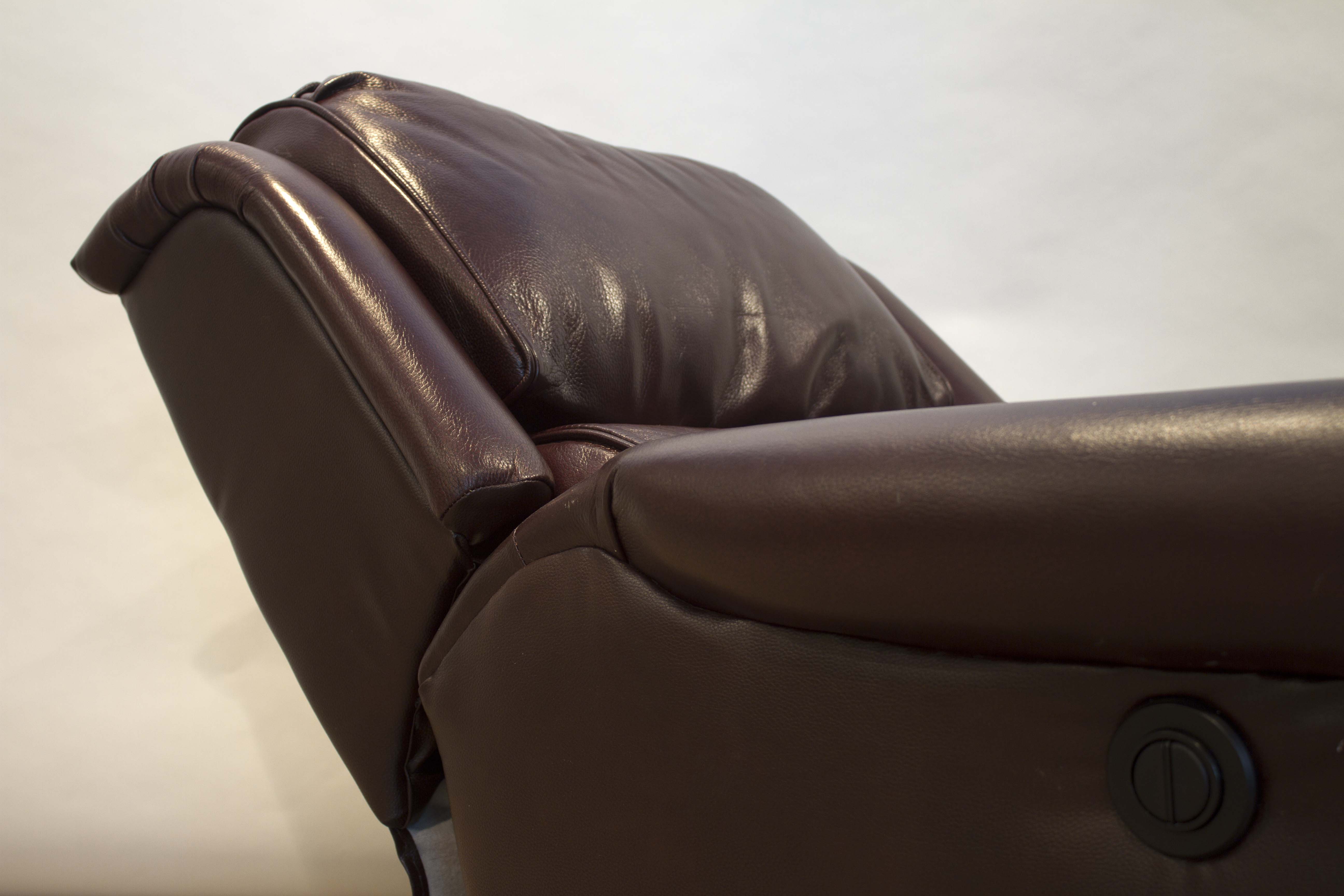 Manwah Furniture Company Electric Recliner