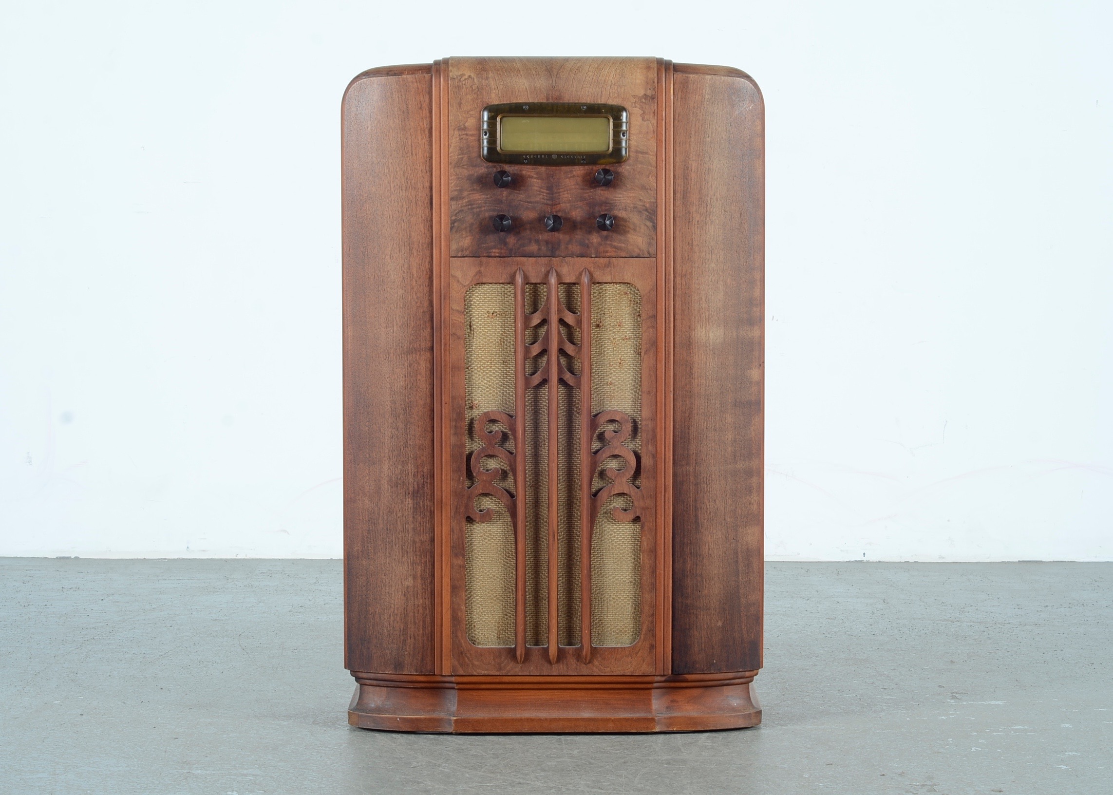 Vintage General Electric Vintage Coloram E-105 Radio