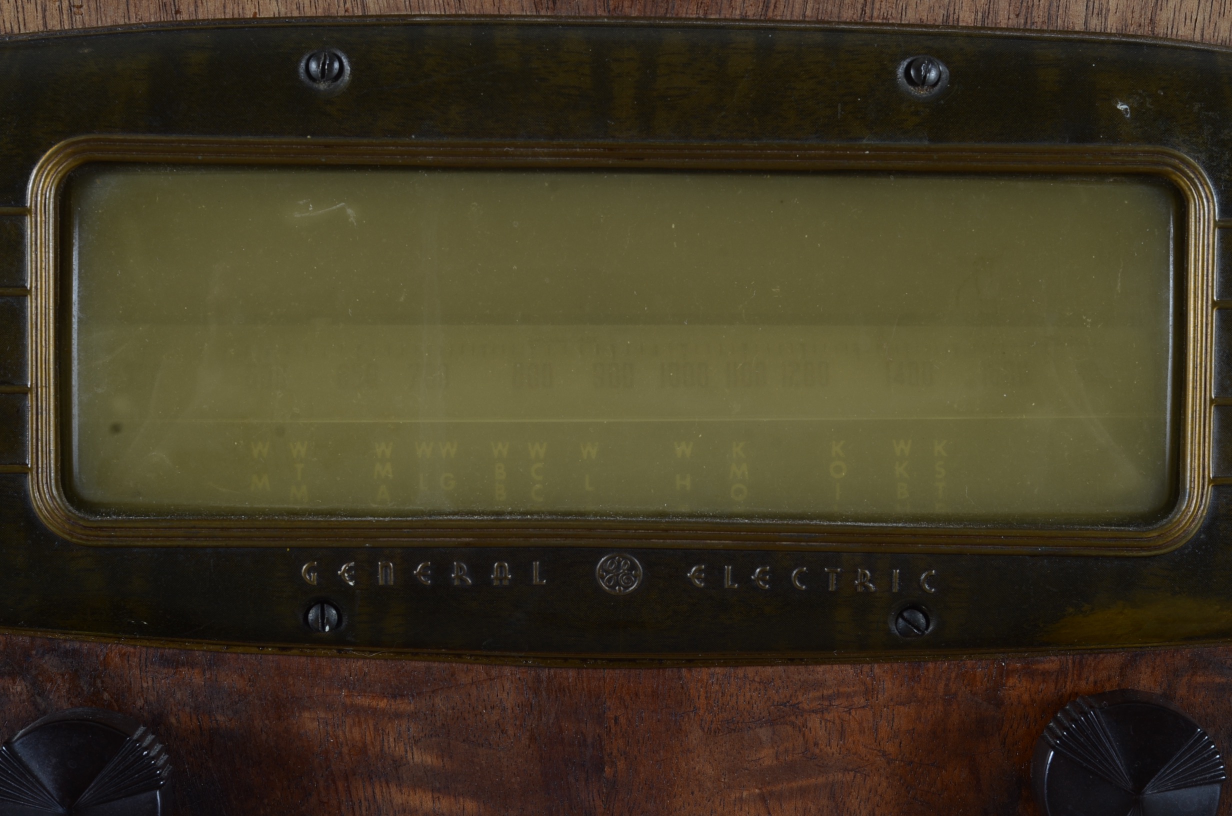 Vintage General Electric Vintage Coloram E-105 Radio