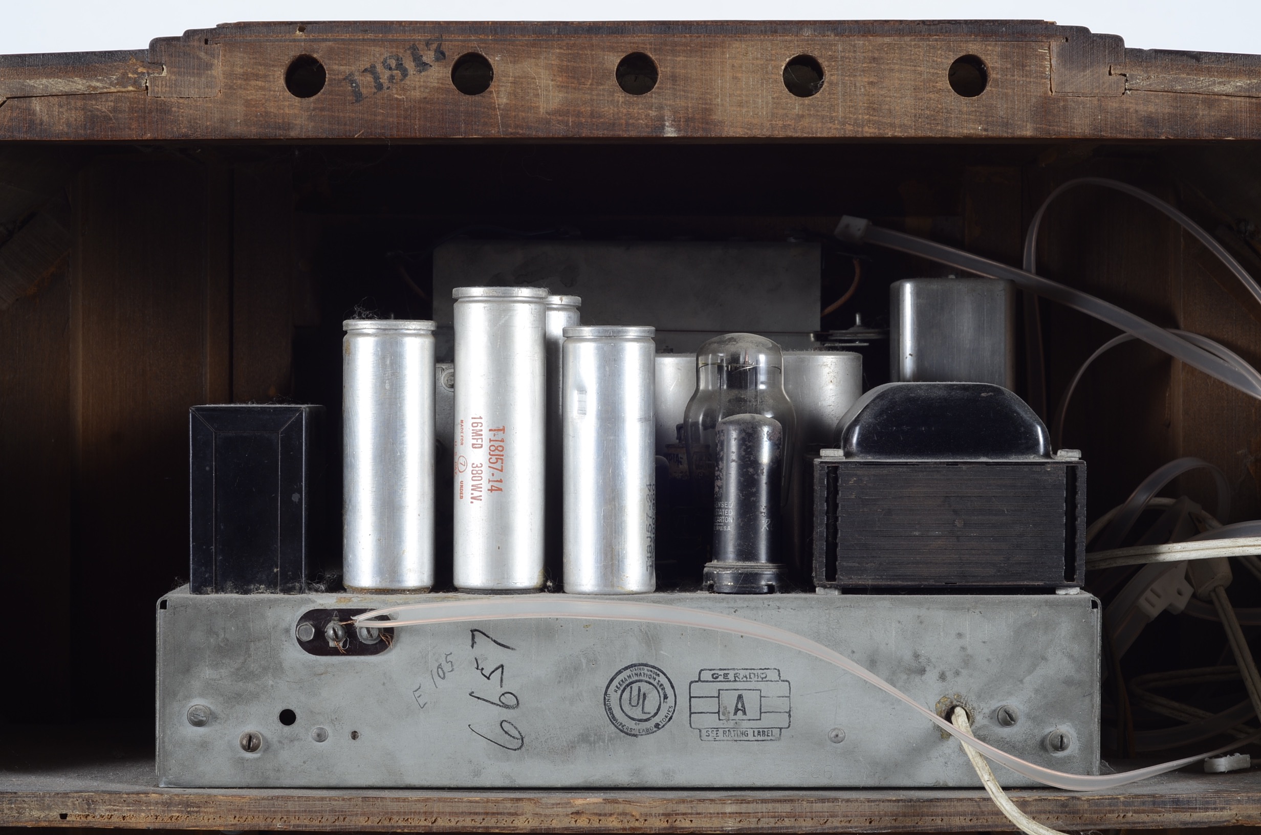 Vintage General Electric Vintage Coloram E-105 Radio