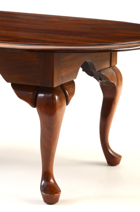 Solid Cherry Wood Queen Anne Style Oval Coffee Table