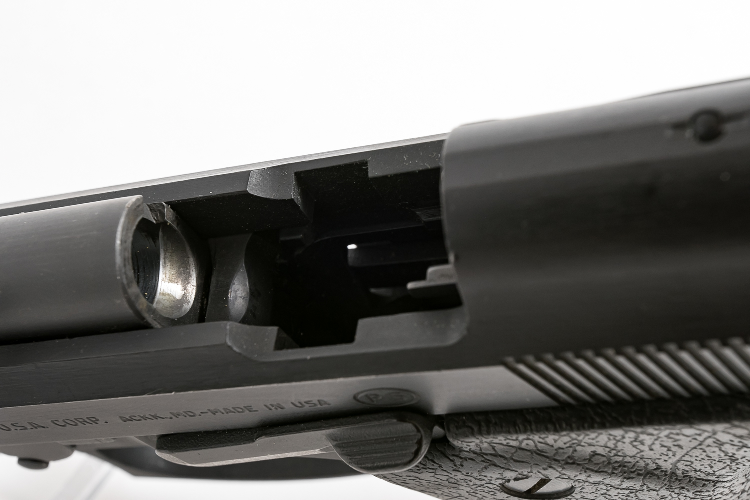 Beretta 9MM Parabellum Hand Gun