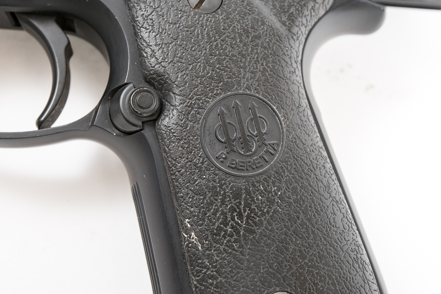 Beretta 9MM Parabellum Hand Gun