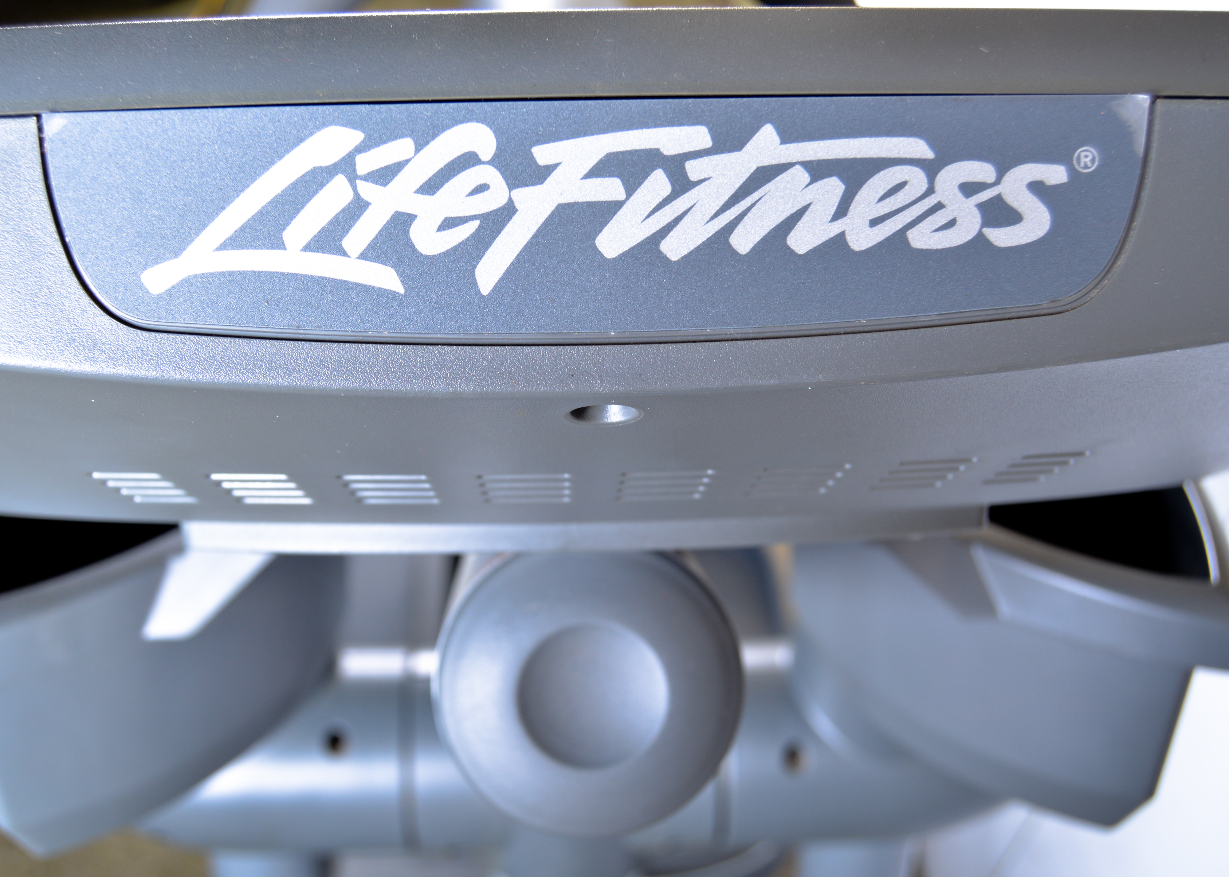 Life Fitness Club Series Elliptical Cross-Trainer