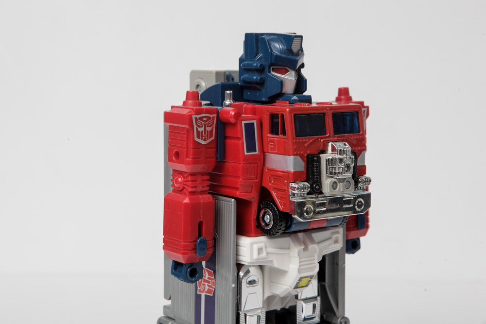 "Powermaster Optimus Prime" Transformer Toy
