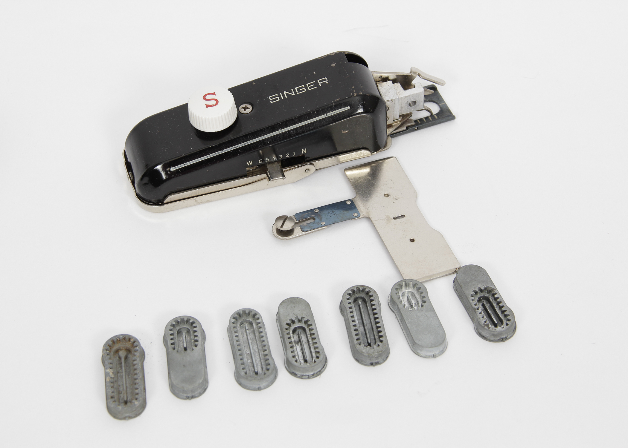 Vintage Singer Buttonholer