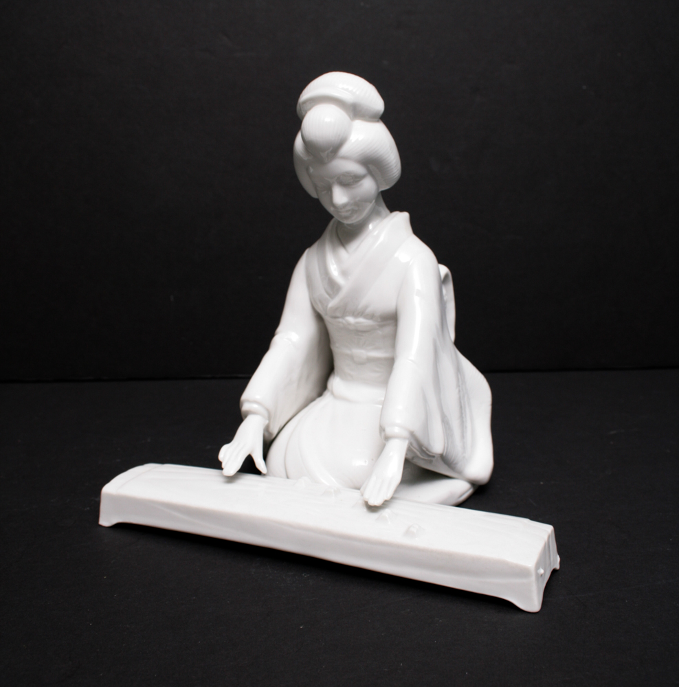 Toyo Japanese Geisha Figurines