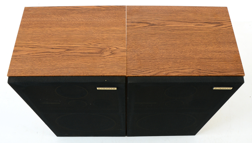 Pair of Pioneer CS-G203 Floor Speakers