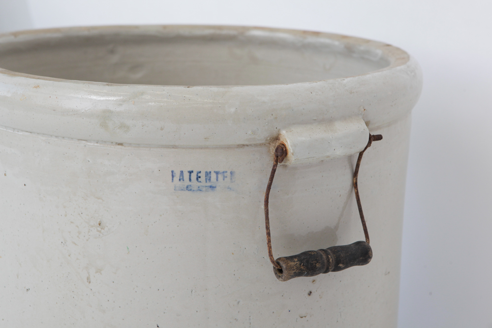 15-Gallon Red WIng Crock