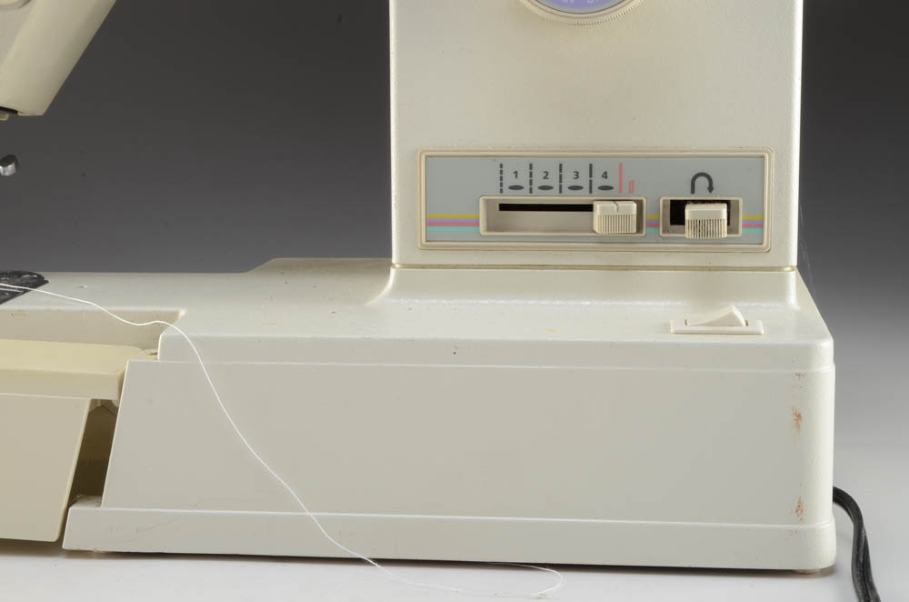 Singer Sewing Machine - Model 9110