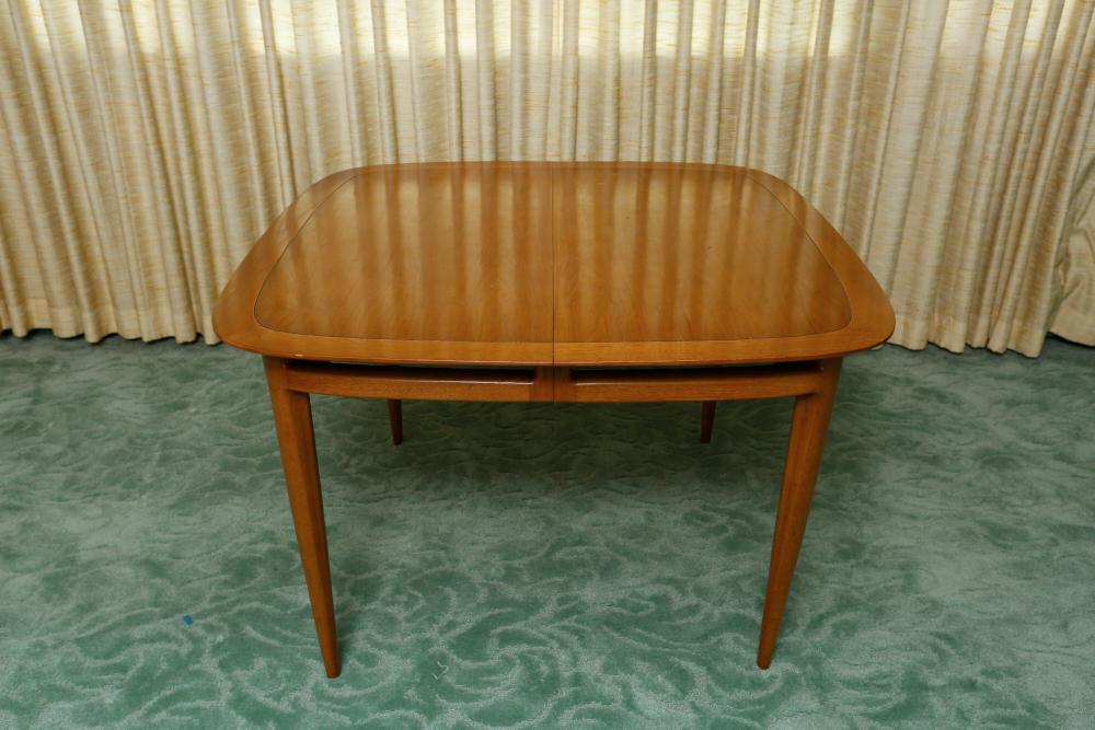 Sophisticate by Tomlinson Mid Century Modern Dining Set