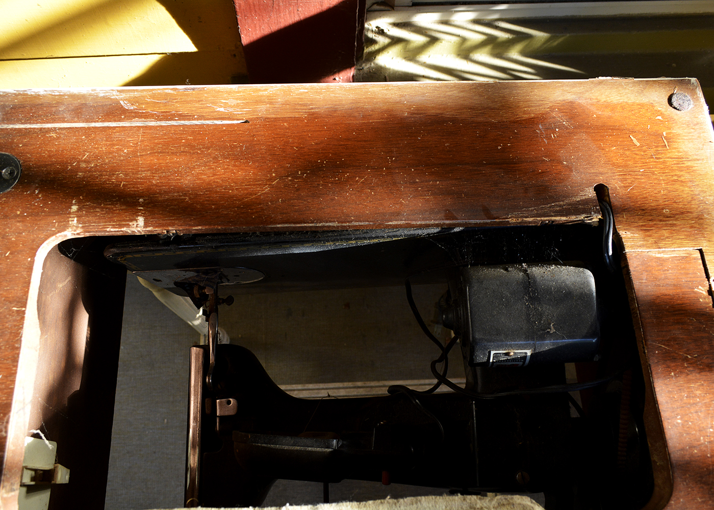 Vintage Pfaff Sewing Table with Machine