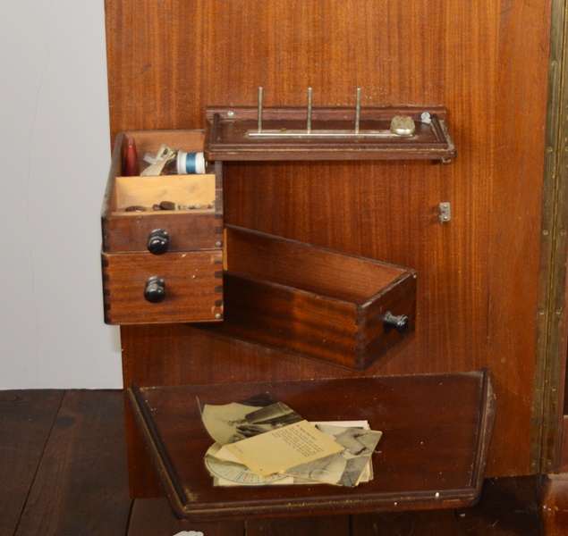 Pfaff 230 Sewing Machine and Cabinet