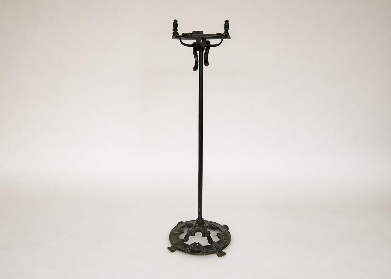 Nautical-Themed Vintage Smoking Stand