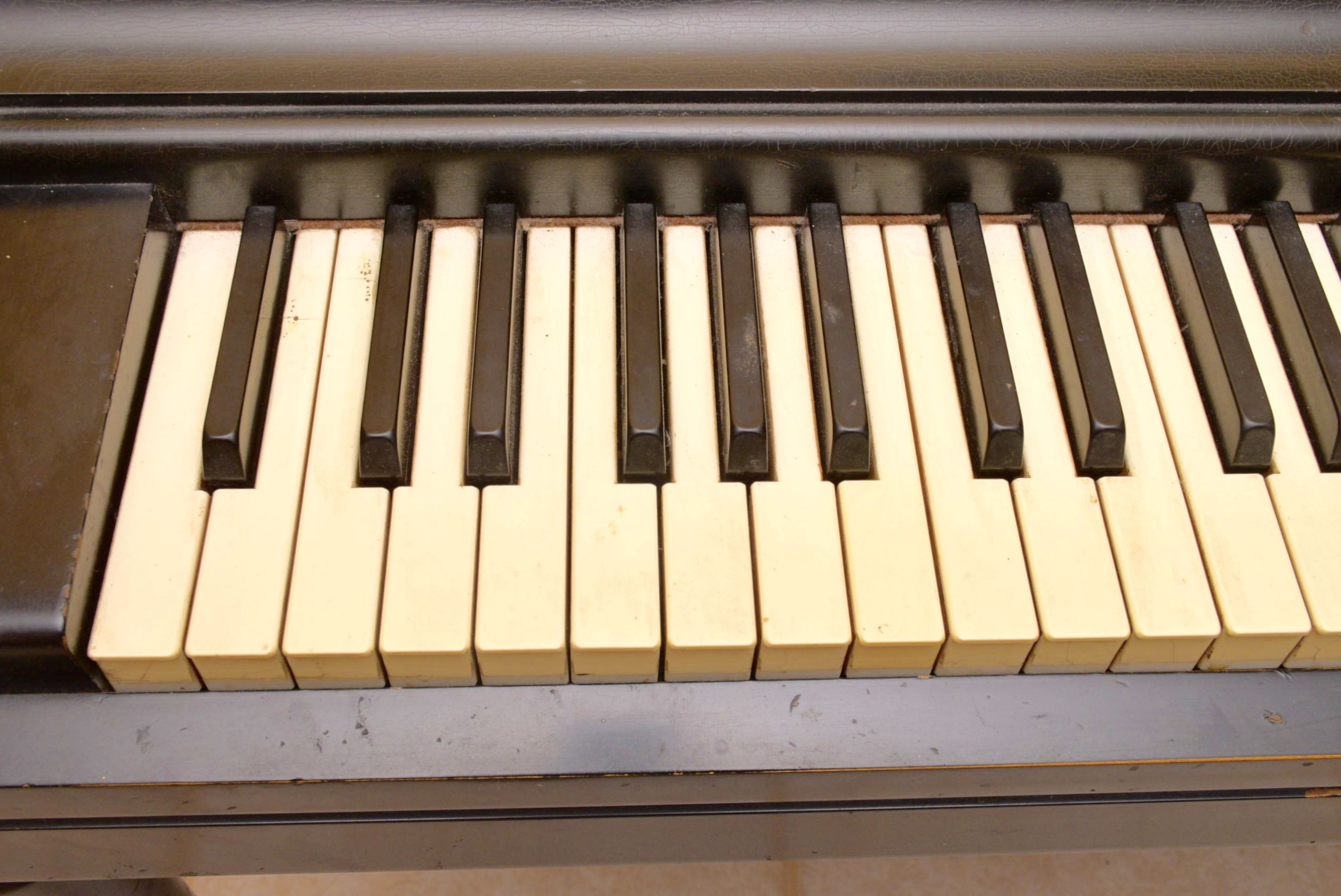 Vintage Upright Wurlitzer Piano