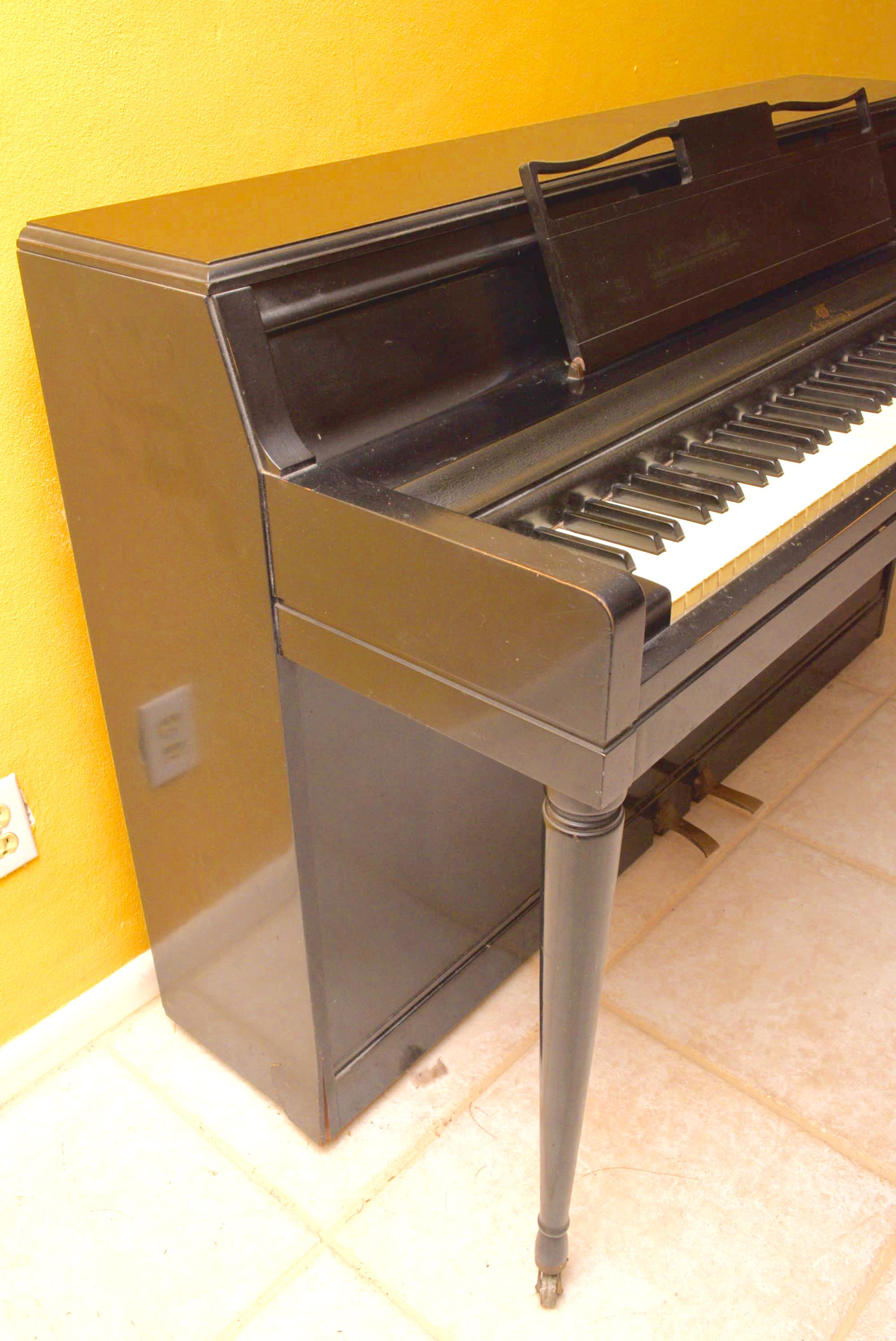 Vintage Upright Wurlitzer Piano