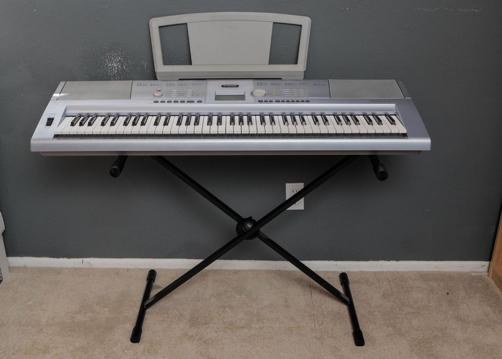Yamaha Portable Grand DGX-230 Keyboard with Stand