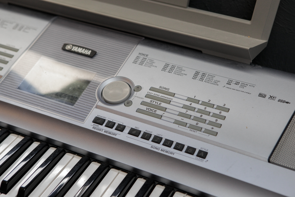 Yamaha Portable Grand DGX-230 Keyboard with Stand