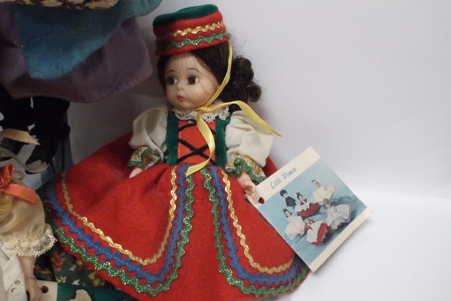 Assortment of Vintage Madam Alexander Friends of Foreign Lands