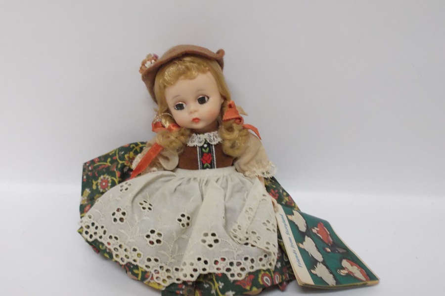 Assortment of Vintage Madam Alexander Friends of Foreign Lands