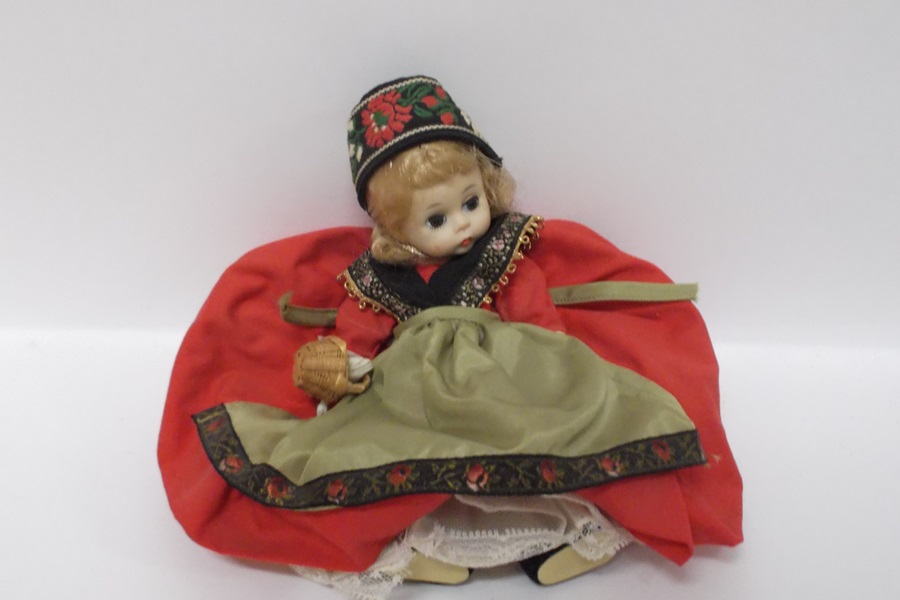 Assortment of Vintage Madam Alexander Friends of Foreign Lands