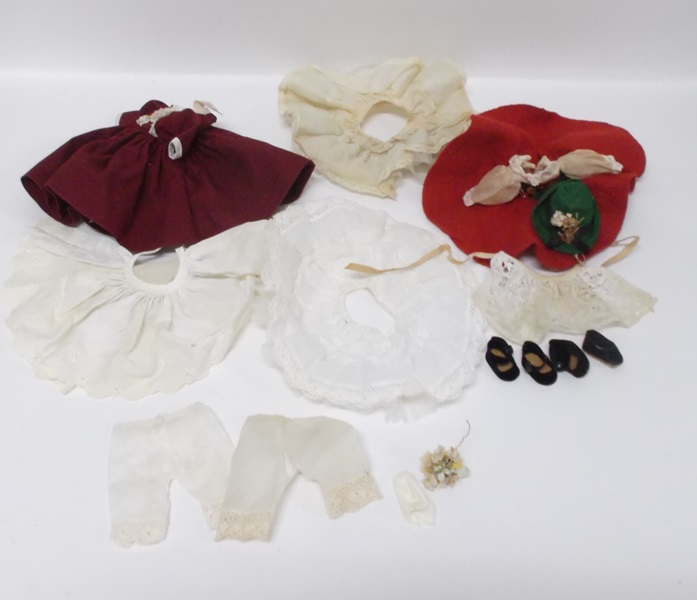 Assortment of Vintage Madam Alexander Friends of Foreign Lands