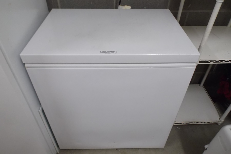W.C. Wood Chest Freezer Model C07NAS
