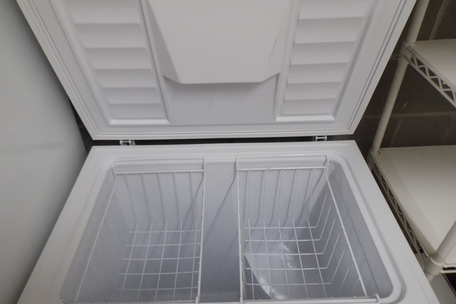 W.C. Wood Chest Freezer Model C07NAS