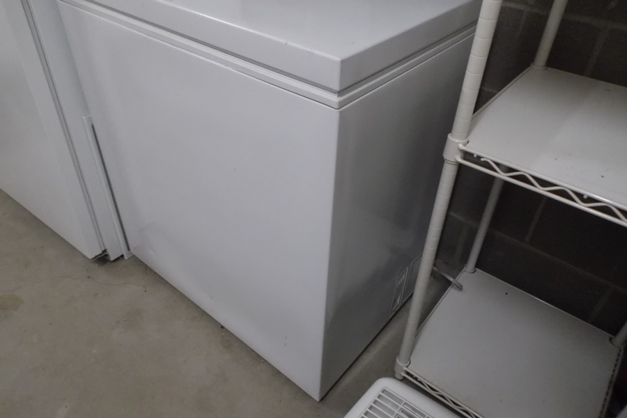 W.C. Wood Chest Freezer Model C07NAS