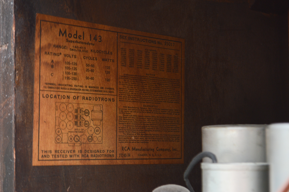 RCA Victor Model 143 Tombstone Radio