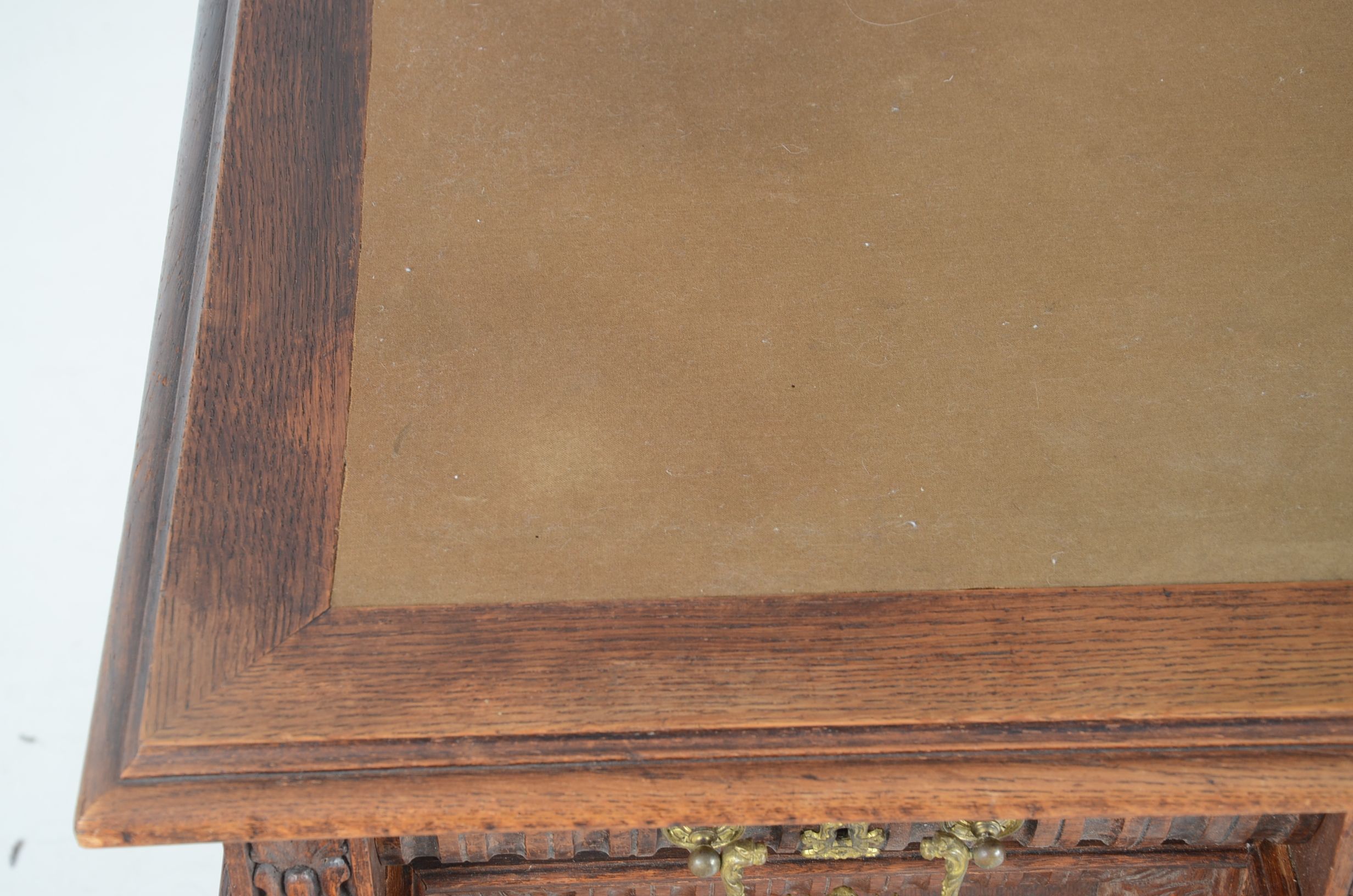 Renaissance Style Desk With Carved Dog Motif