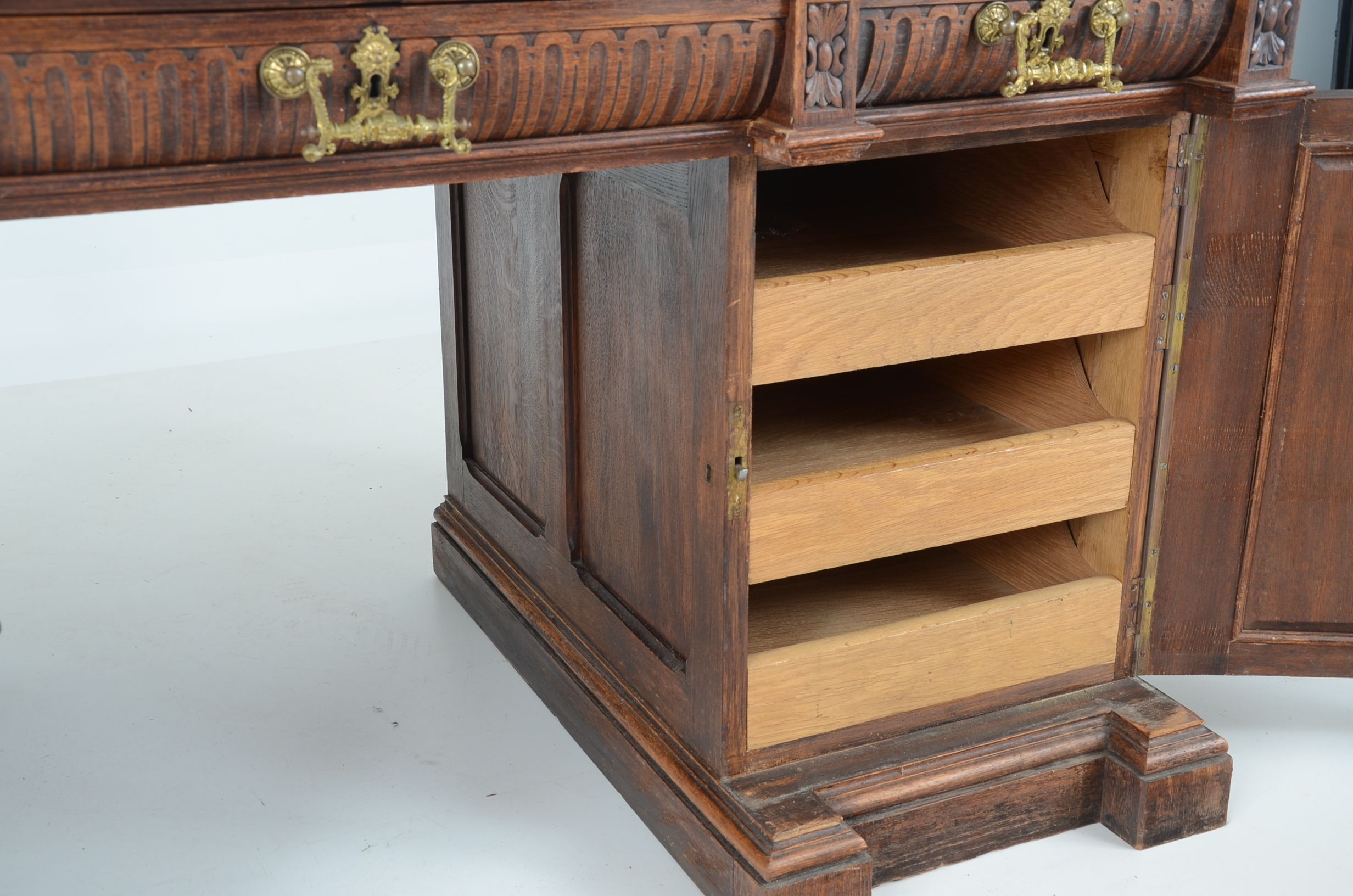 Renaissance Style Desk With Carved Dog Motif