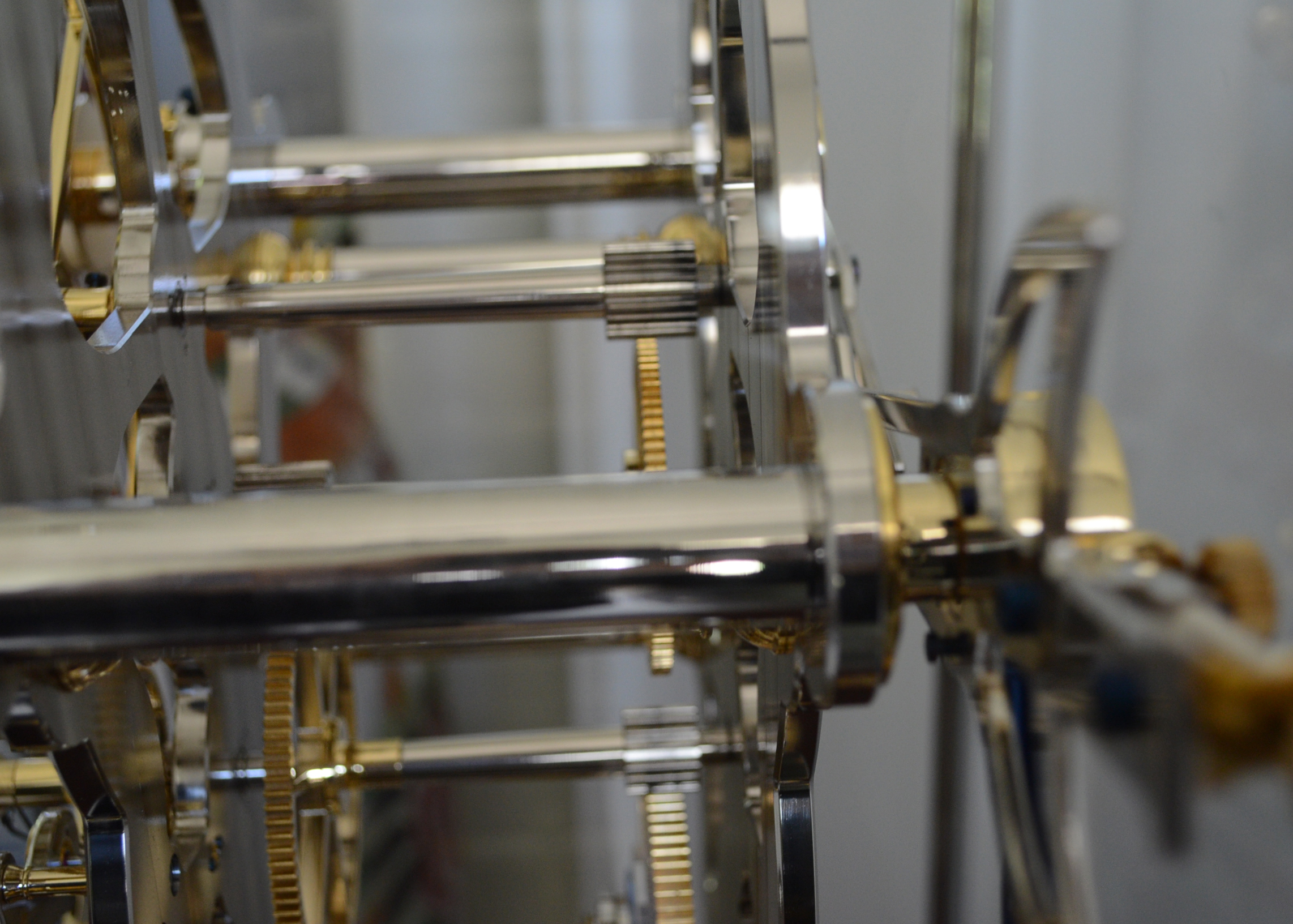 Regal Grasshopper Clock