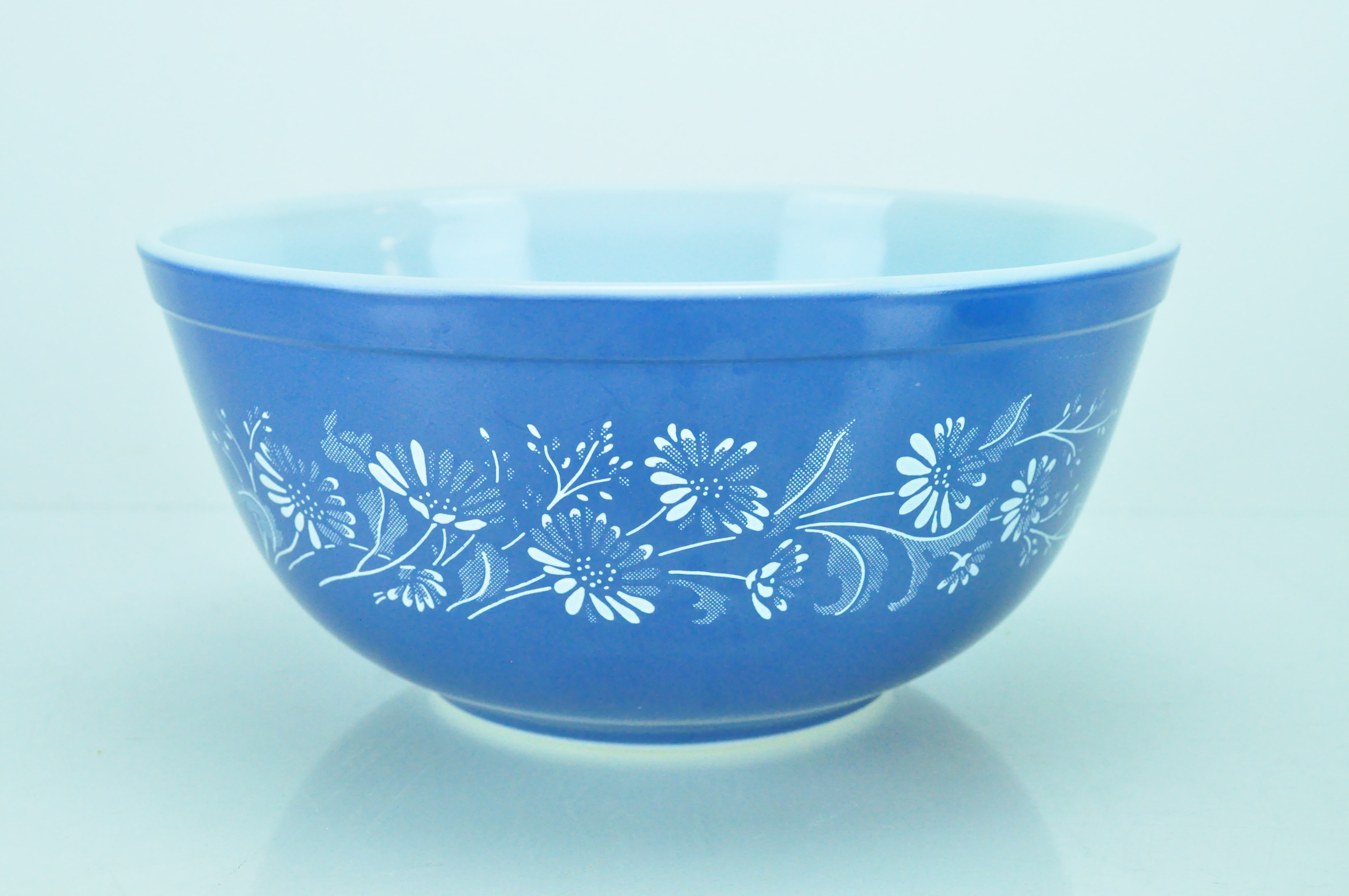 Three Blue and White Nesting Colonial Mist Mixing Bowl from Pyrex
