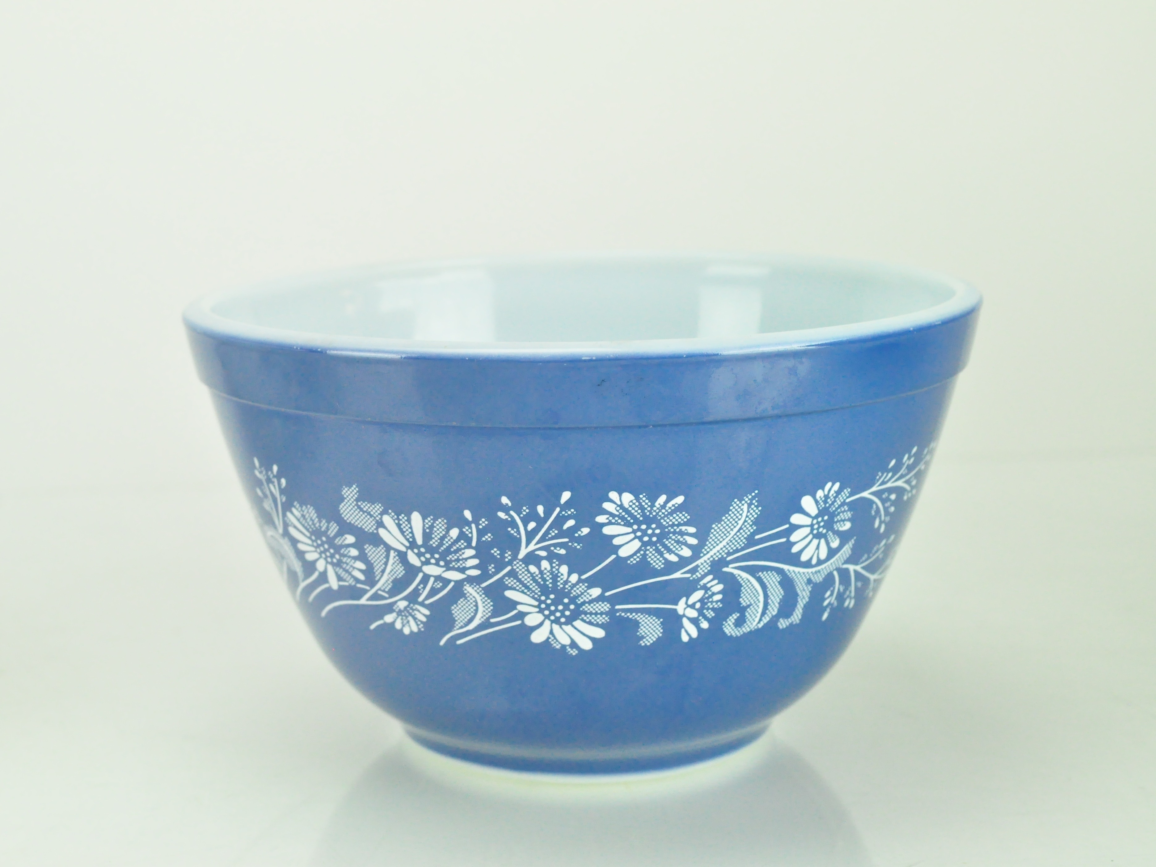 Three Blue and White Nesting Colonial Mist Mixing Bowl from Pyrex