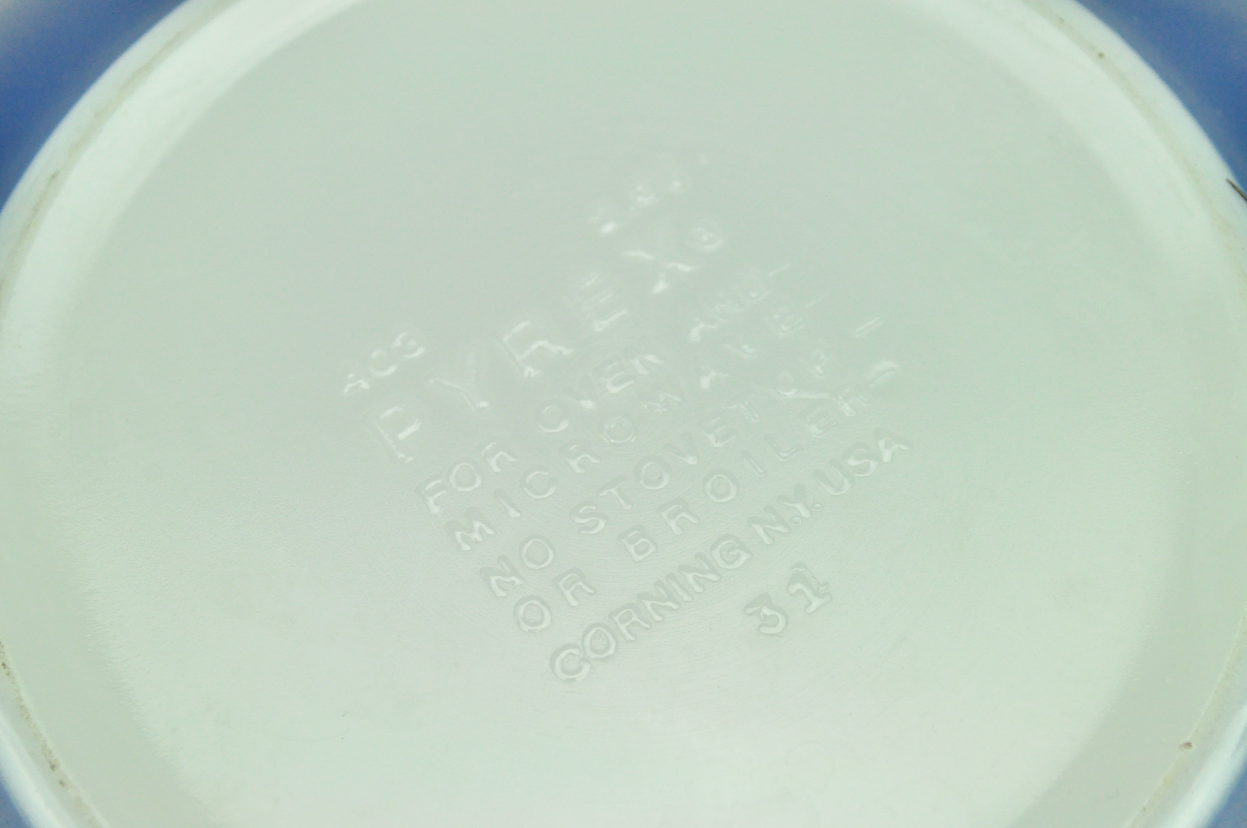 Three Blue and White Nesting Colonial Mist Mixing Bowl from Pyrex