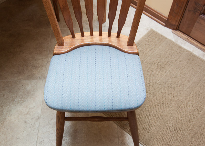 Dinaire Furniture Table and Chair Set