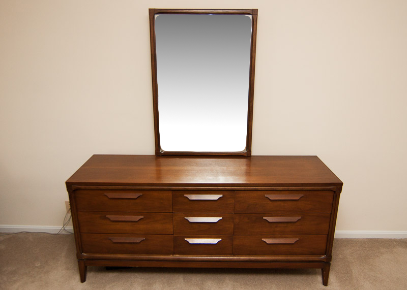 Vintage Bassett Furniture Dresser with Mirror