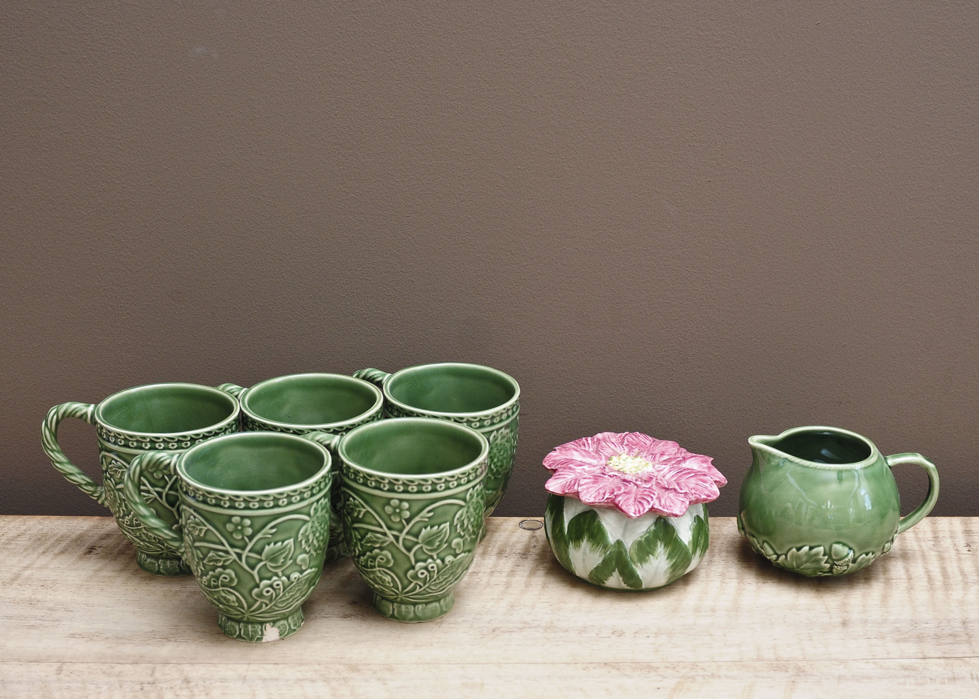 Majolica Style Coffee Mugs Set