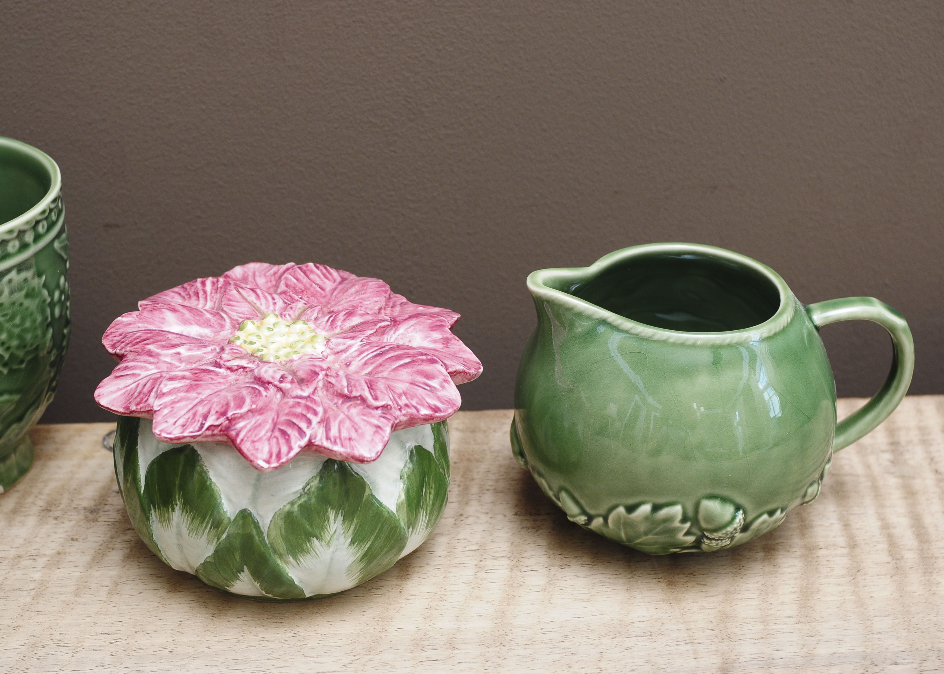 Majolica Style Coffee Mugs Set