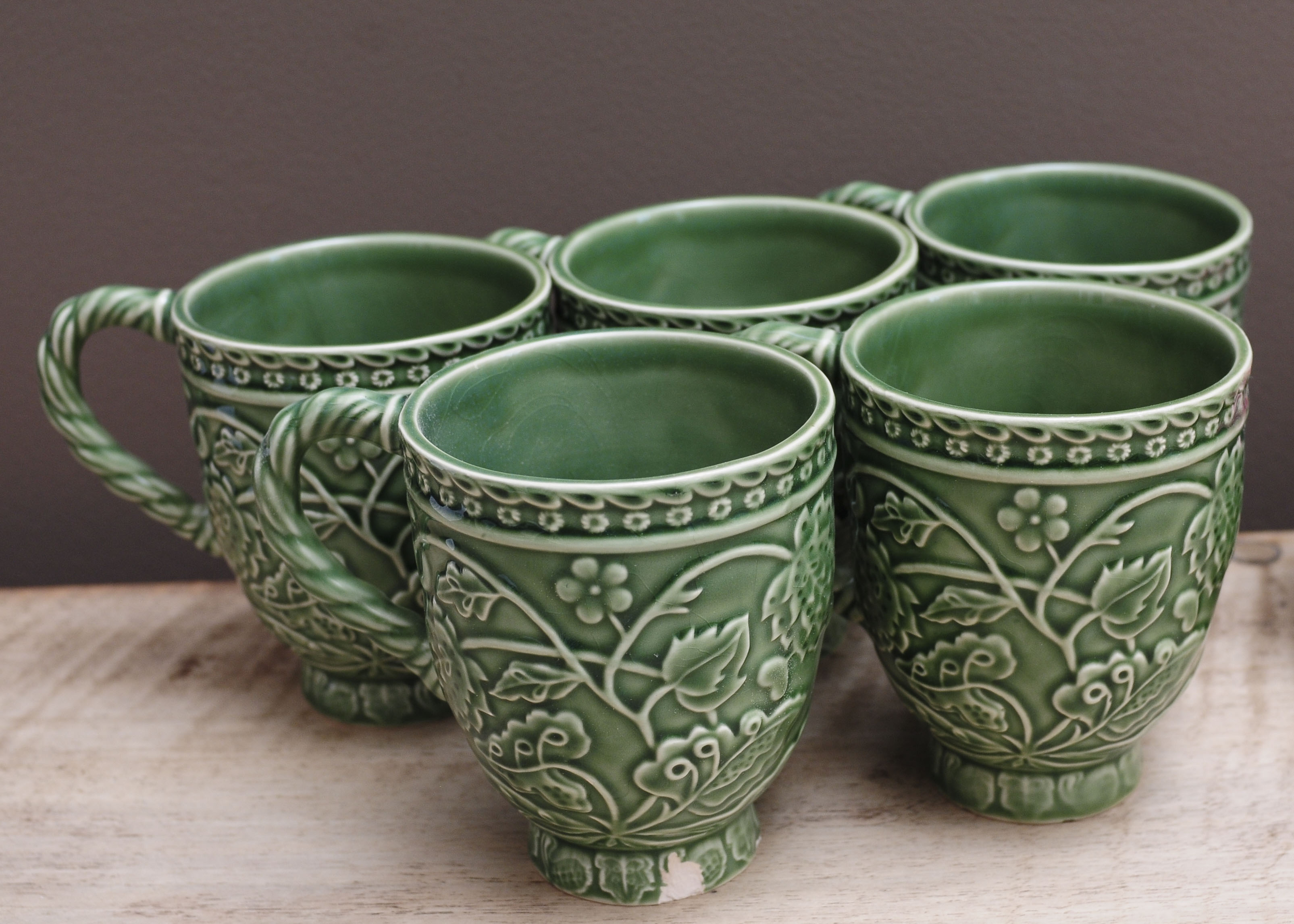 Majolica Style Coffee Mugs Set